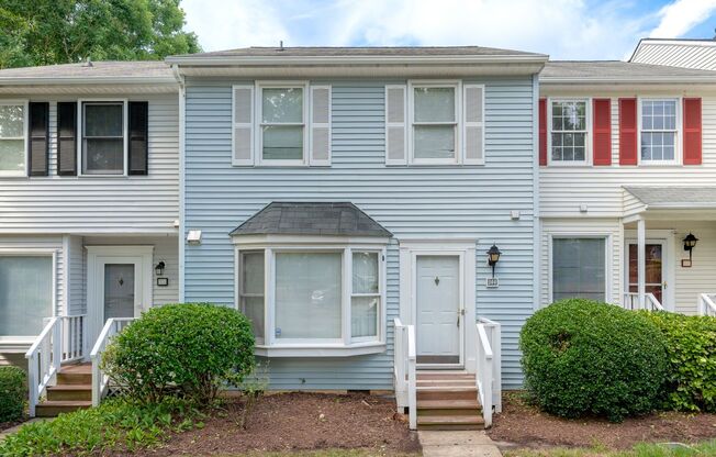 Chapel Hill townhouse- Available September 10th