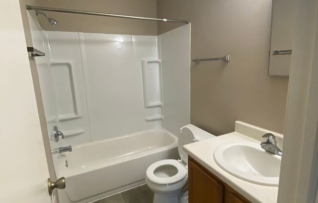 2 beds, 1 bath, 869 sqft, $1,159, Unit 12719T