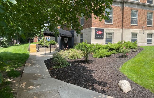 Studio, 1 bath, 315 sqft, $950, Unit 7F