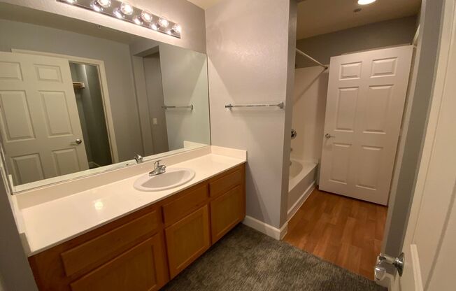 1 bed, 1 bath, $1,295, Unit # 301