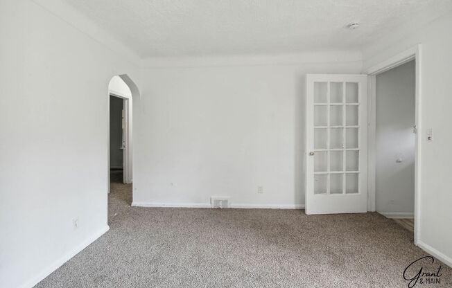 $1,300/month - 3 Bed 1 Bath