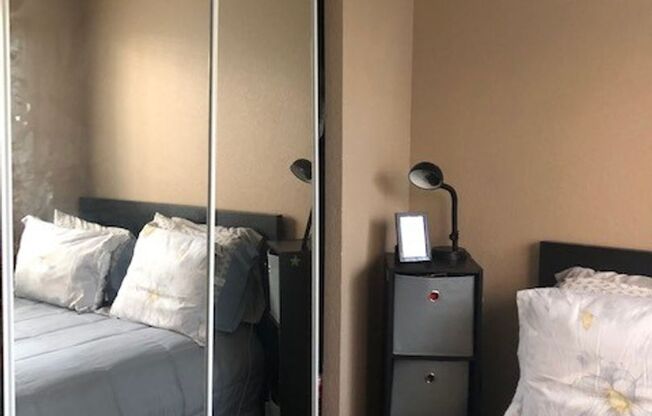 2 beds, 1 bath, 687 sqft, $2,095, Unit B104