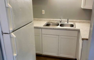 2 beds, 1 bath, $895, Unit Unit 6