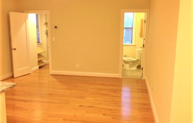 Studio, 1 bath, 337 sqft, $2,300, Unit W708