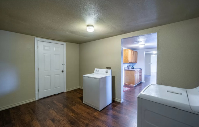 2 beds, 1 bath, $1,050