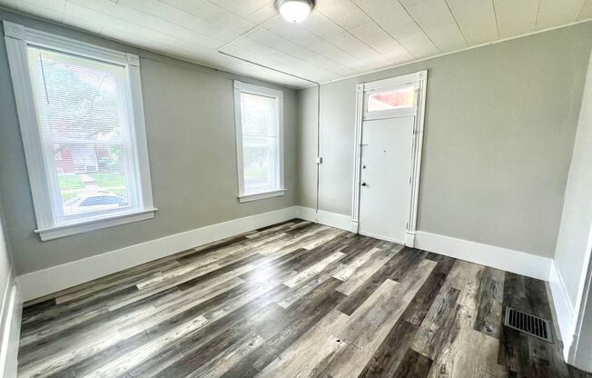Charming 2 Bedroom, 1 Bath Brick Home in St. Louis! Presented By Tiffany Gerling’s Team
