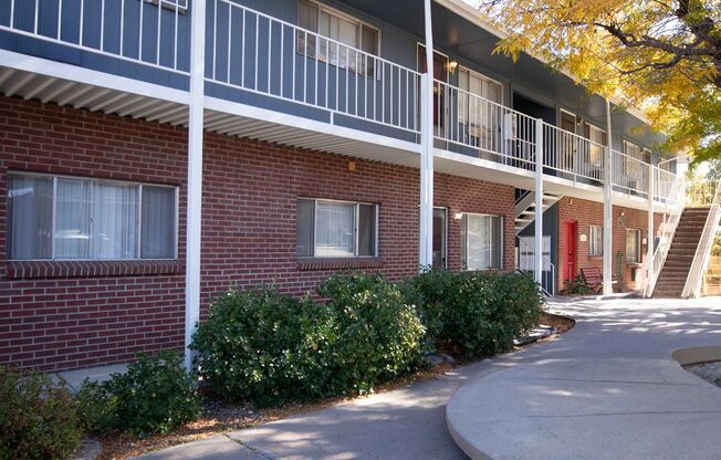 7920 & 7930 W 10th Ave – Spacious 1 & 2 Bedroom Apartments in Lakewood!