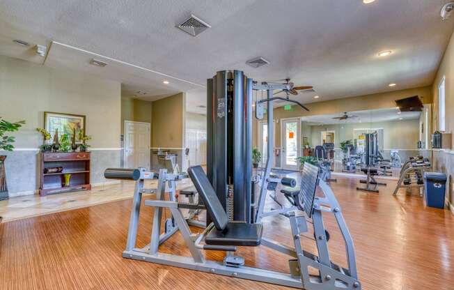 the gym at the preserve at polk apartments