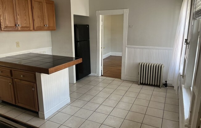 2 beds, 1 bath, 674 sqft, $2,300, Unit 2