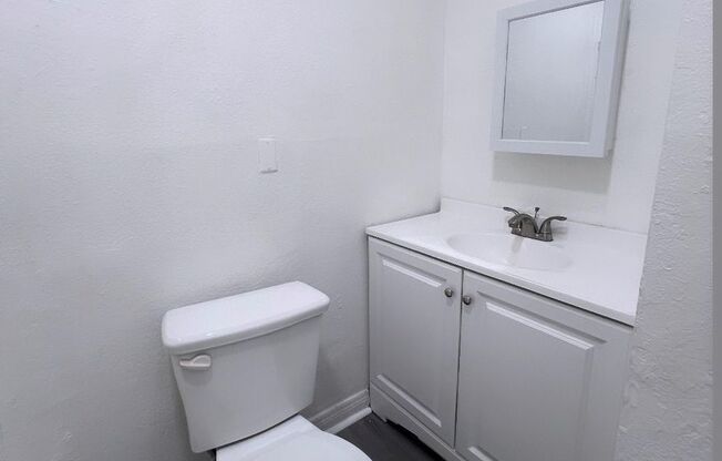 2 beds, 1 bath, $2,250