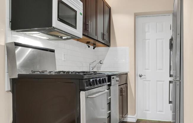 1 bed, 1 bath, $3,595, Unit L-4