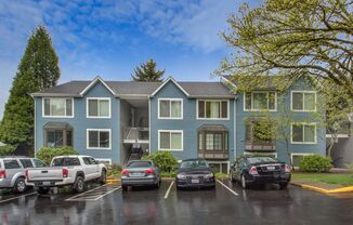 Beautiful 2bd, 2ba Condo Available in Perfect Kirkland Location!