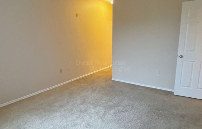 3 beds, 2 baths, 1,286 sqft, $1,695, Unit Apt 2120