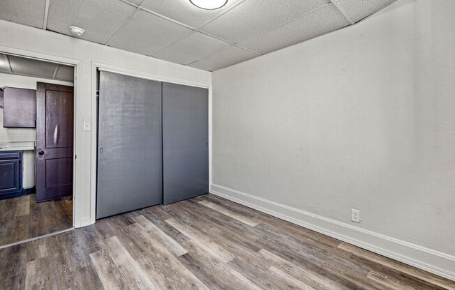 1 bed, 1 bath, 800 sqft, $849, Unit 109 W Lincoln Ave #17