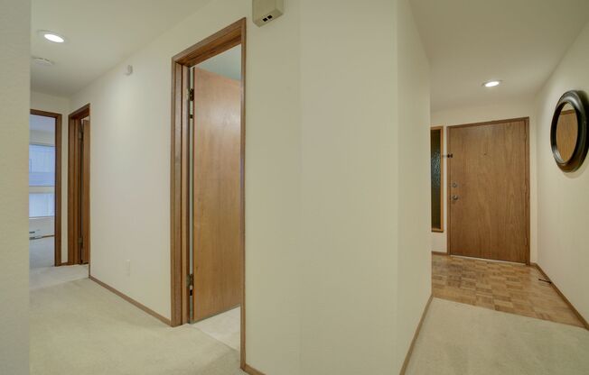 2bd/1.75ba Mercer Island Condo