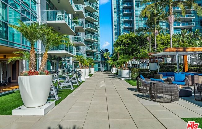 3 beds, 3.5 baths, 2,099 sqft, $10,000, Unit 1822