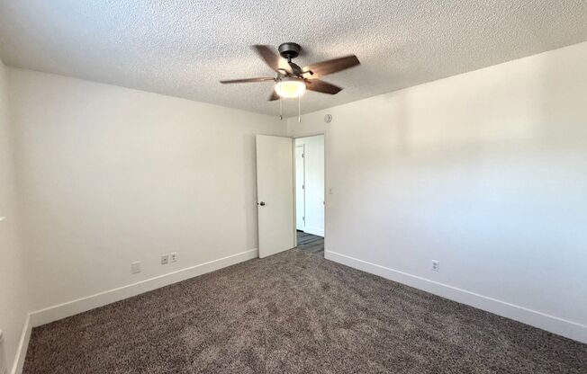 2 beds, 1 bath, 890 sqft, $1,415, Unit 13