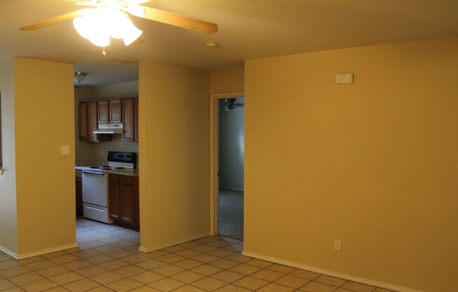 2/2 Duplex on Misty Acres / Covered Back Patio / Fenced in Yard / CISD *2 Weeks Free Rent*