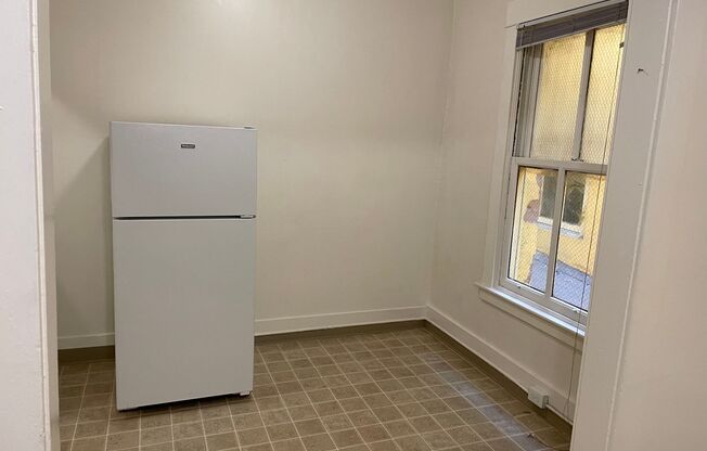 Studio, 1 bath, 340 sqft, $925, Unit 211