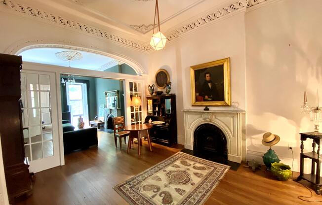 129 W 15 ST
