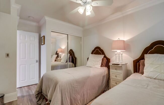 2 beds, 1 bath, $4,900, Unit UNIT B