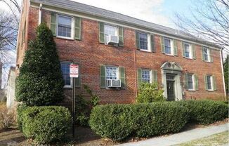 Updated and extremely well-maintained Rock Creek Condo Available 4/1!