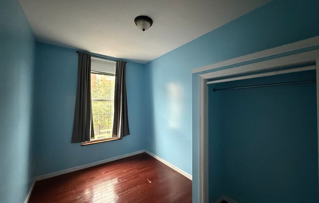 Newly Renovated Temple Apartment