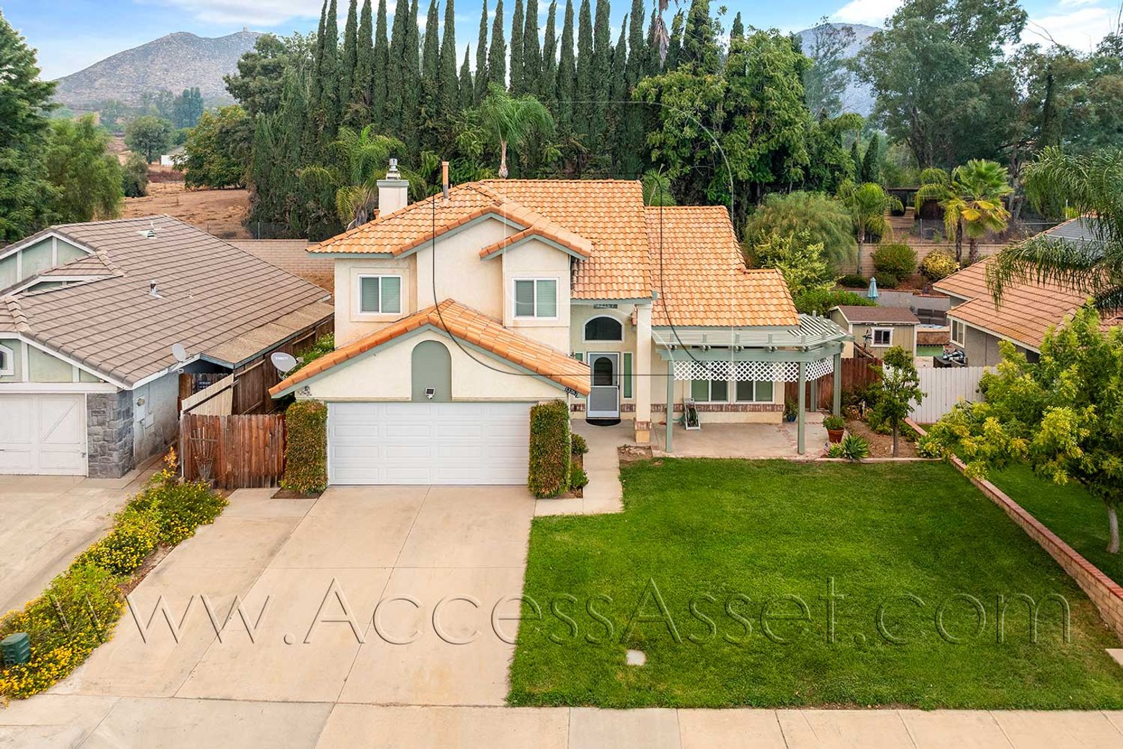 Charming 4 Bed/2.5 Bath Home With Spacious Yard In Peaceful Wildomar!