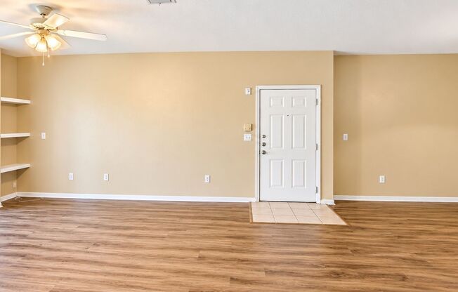 MOVE-IN SPECIAL! ½ OFF YOUR FIRST MONTH’S RENT! 1/1 Gated Allegro Palm – Resort-Style Amenities!