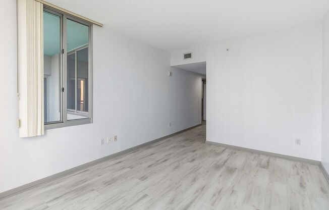 2 beds, 2 baths, $2,795, Unit Unit 1013