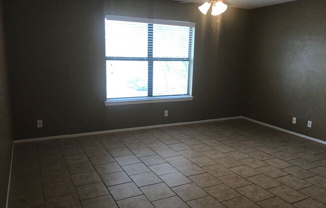 1 bed, 1 bath, 640 sqft, $875, Unit 214