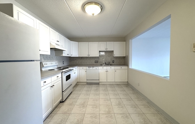 1 bed, 1 bath, 800 sqft, $2,000, Unit 23