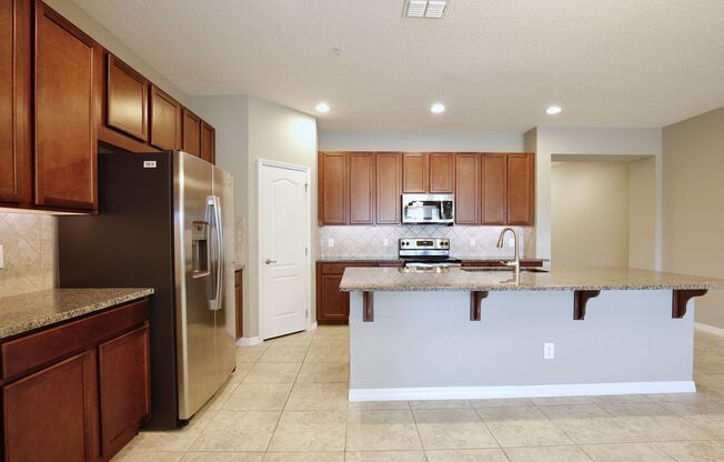 Gorgeous 3/2.5 Modern Townhome with 1 Car Garage in the Highly Desirable Thornbrooke Community - Sanford!