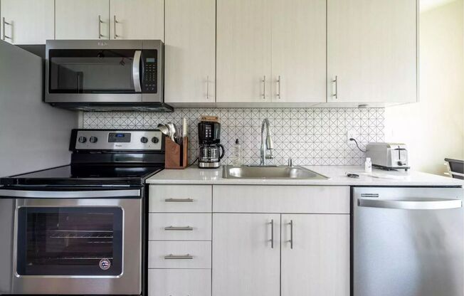 Studio, 1 bath, 175 sqft, $2,350, Unit 519