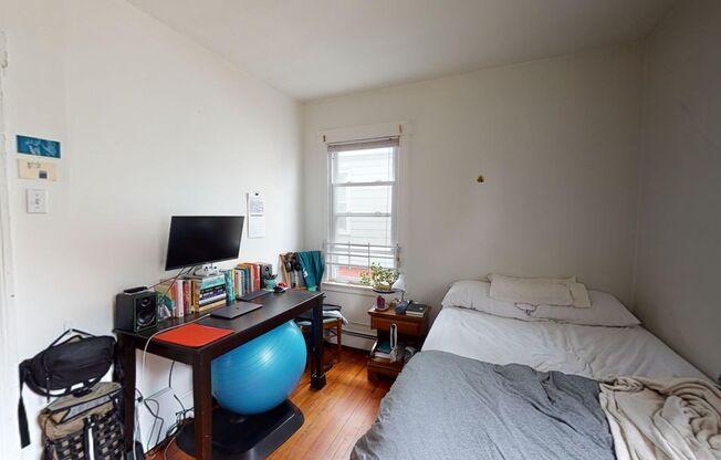 2 beds, 1 bath, $1,995, Unit Unit 2 (1st Fl)