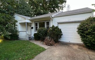 Beautiful 2 bedroom 1 bath 1 car garage