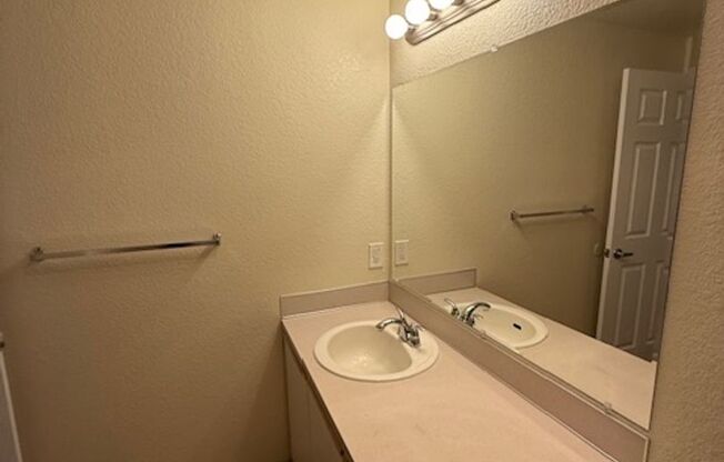 2 beds, 2 baths, 1,100 sqft, $1,525, Unit 183-160