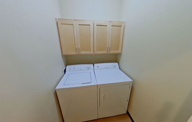 3 beds, 2 baths, 967 sqft, $2,400, Unit 402