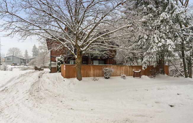 2 beds, 1 bath, 859 sqft, $1,200, Unit 4
