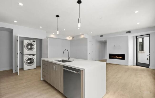 2 beds, 2 baths, 1,152 sqft, $4,350, Unit 406