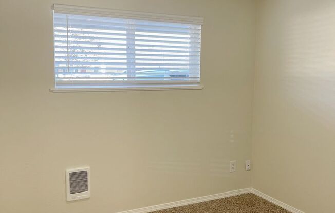 2 beds, 1 bath, 845 sqft, $1,595, Unit 26