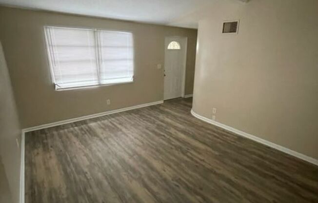 3 beds, 1 bath, $1,600