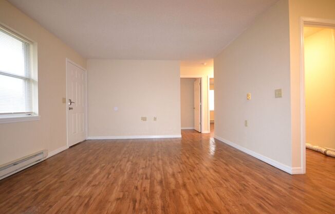 2 beds, 1 bath, 946 sqft, $695, Unit C-3