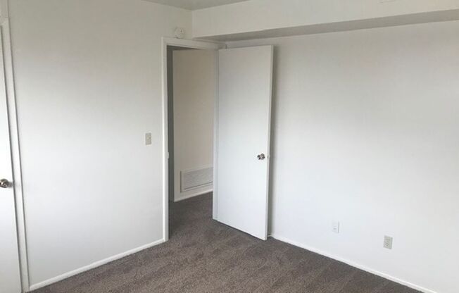 1 bed, 1 bath, 850 sqft, $850, Unit 4823