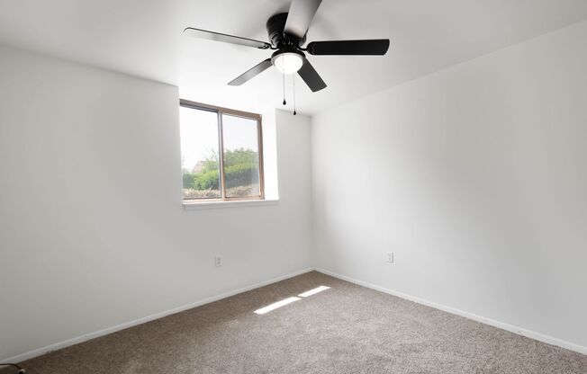 1 bed, 1 bath, 700 sqft, $849, Unit #106