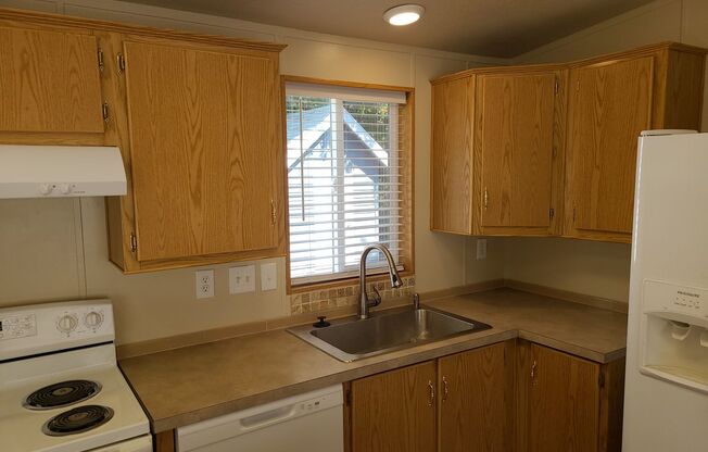 3 beds, 2 baths, 1,000 sqft, $1,595, Unit Honeysuckle Mobile Home Park 26-1