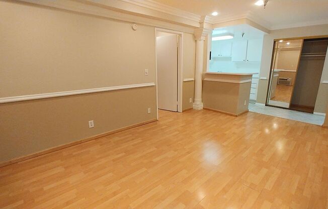 2 beds, 2 baths, 910 sqft, $2,595, Unit 412