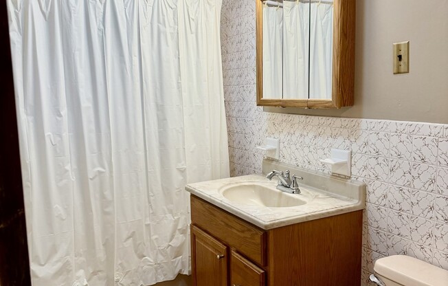 2 beds, 1 bath, 1,200 sqft, $2,600, Unit 1