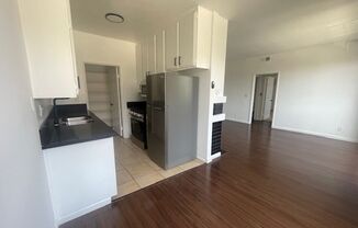 1 bed, 1 bath, $2,195, Unit 102