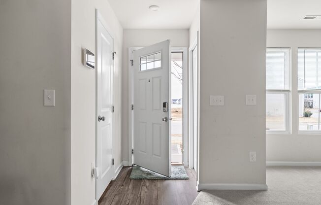 4 Bed, 2.5 Bath, 2 Car Garage Near Everything in Durham!